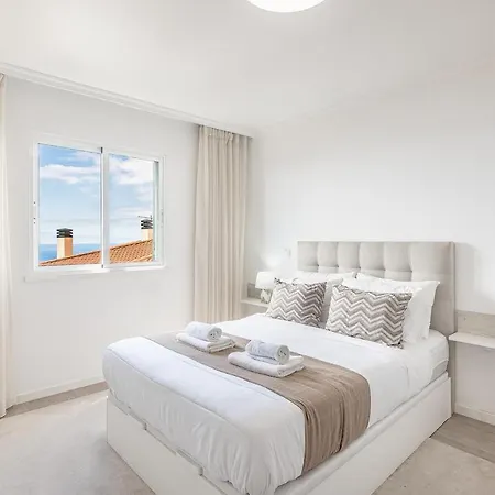 Topaz Scape Garajau Madeira By Grm